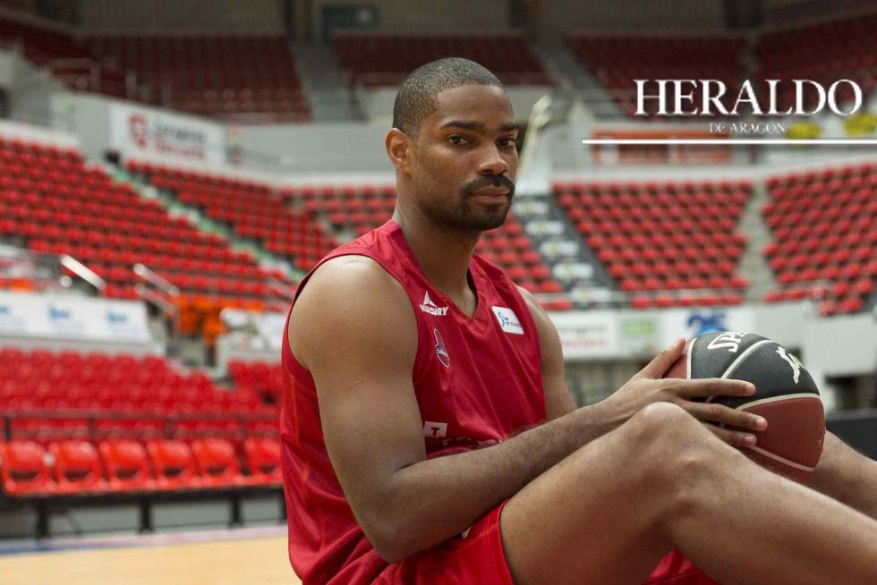Pese a sus limitaciones presupuestarias, el Tecnyconta ha sido capaz de conformar una plantilla sólida y competitiva que devolvía la ilusión a los aficionados. Su principal activo es Gary Neal, exjugador de la NBA, un anotador nato y todo un lujo para la liga ACB. Se confirmó su fichaje el 22 de septiembre.