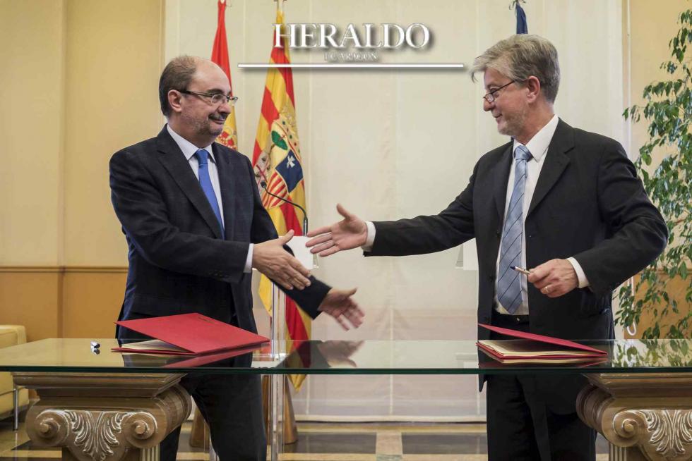 El 3 de marzo el presidente del Gobierno de Aragón, Javier Lambán, y el alcalde de Zaragoza, Pedro Santisteve, firmaron la Ley de Capitalidad; un acuerdo «histórico», el primero que alcanzaban juntos, que garantiza a Zaragoza una financiación de 8 millones anuales, más otros 13 en convenios.