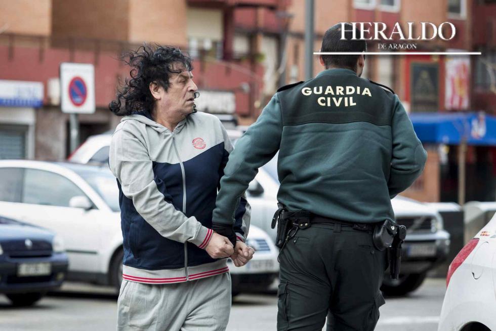 El presunto asesino del crimen de Épila a su llegada a los Juzgados de La Almunia el 3 de febrero para prestar declaración. Se le juzga por asesinar a tiros a Javier Martínez Gracia, vecino de la localidad. El crimen se produjo a las puertas de la casa de una hermana del fallecido.