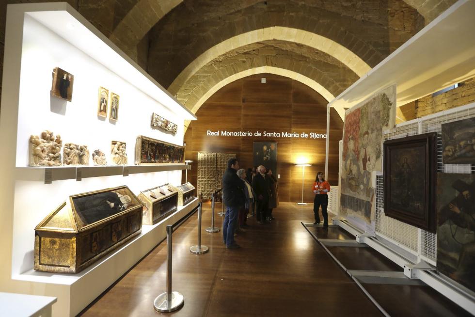 Imágenes de los bienes de Sijena expuestos en Villanueva de Sijena.