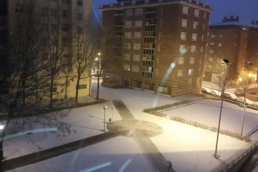 Huesca, Pasaje Almériz a primera hora de la mañana.