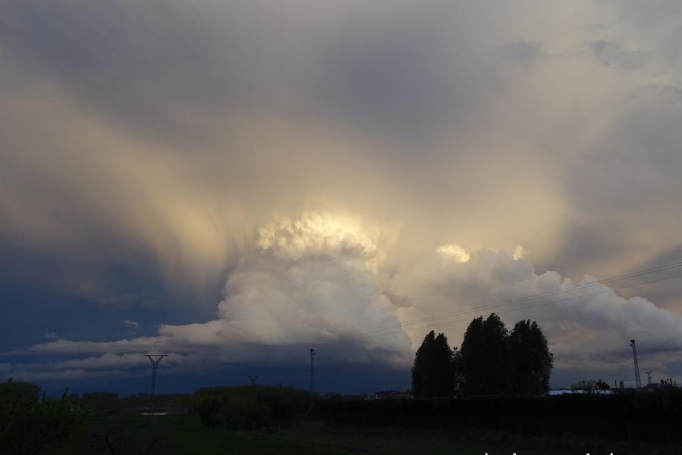La tormenta en Zaragoza desde Boquiñeni