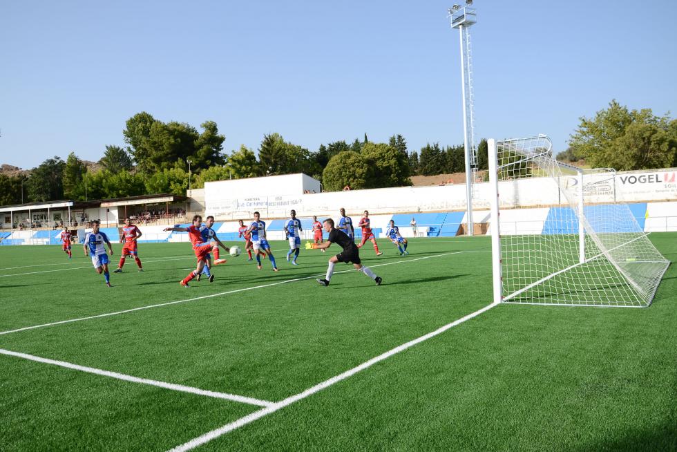 Imágenes del partido de Tercera División entre el CDJ Tamarite vs. CD Sariñena