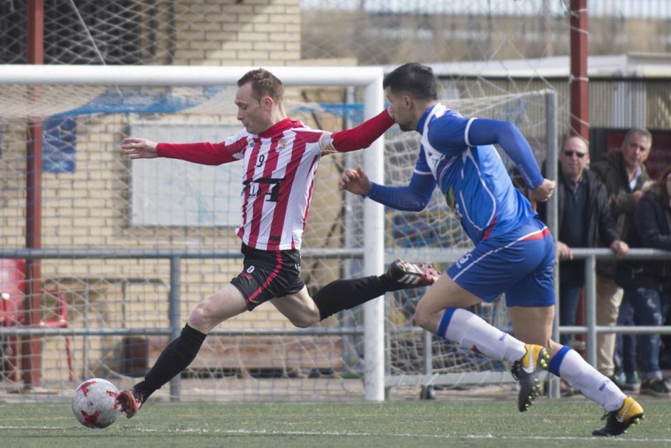 Tercera División - Valdefierro vs. Illueca.