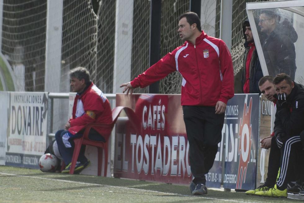 Tercera División - Valdefierro vs. Illueca.