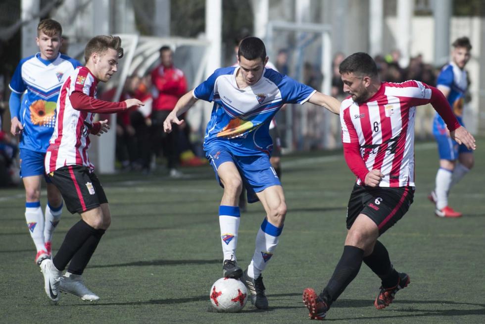 Tercera División - Valdefierro vs. Illueca.