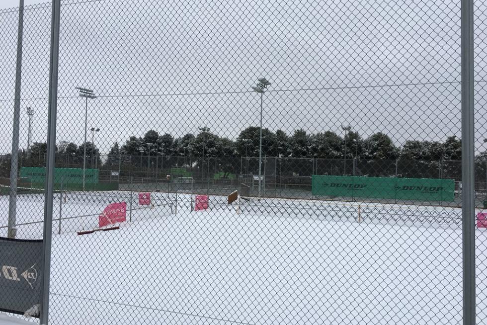 Pista de tenis en El Olivar.