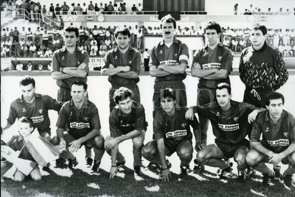 Once inicial de la SD Huesca en El Alcoraz en un partido de la temporada 90-91 | Fernando Paules