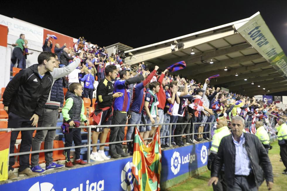 La SD Huesca en Primera: Las mejores fotografías de un partido histórico