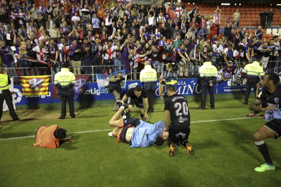 La SD Huesca en Primera: Las mejores fotografías de un partido histórico