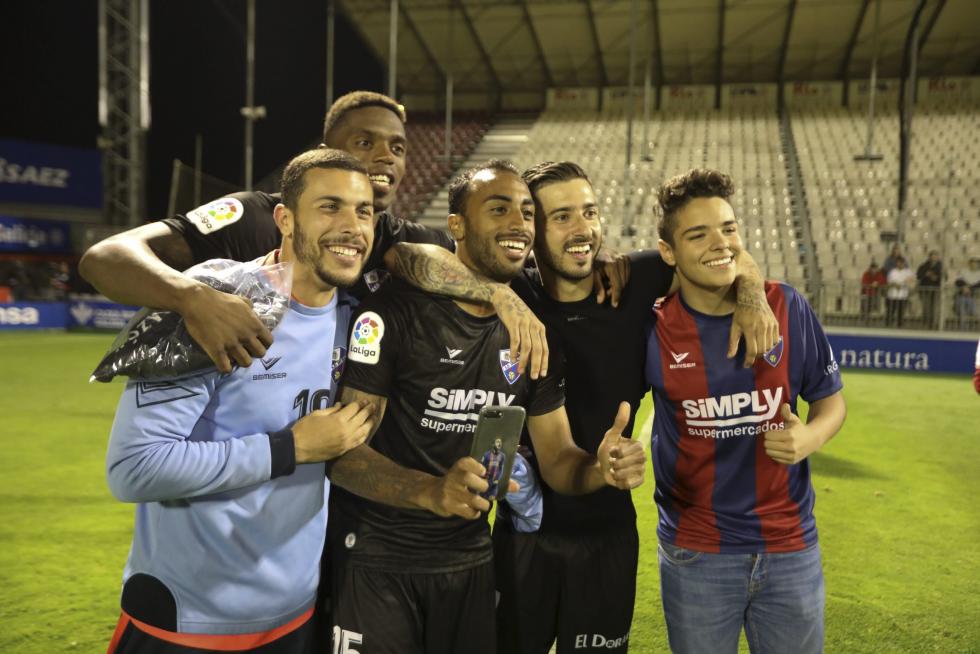 La SD Huesca en Primera: Las mejores fotografías de un partido histórico