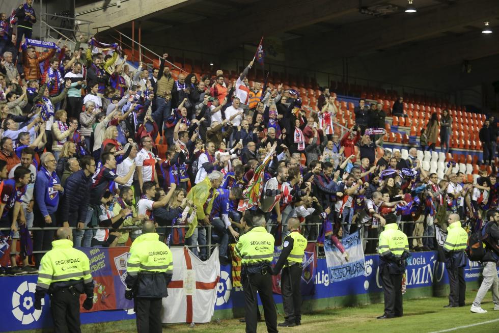 La SD Huesca en Primera: Las mejores fotografías de un partido histórico