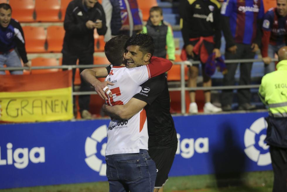 La SD Huesca en Primera: Las mejores fotografías de un partido histórico