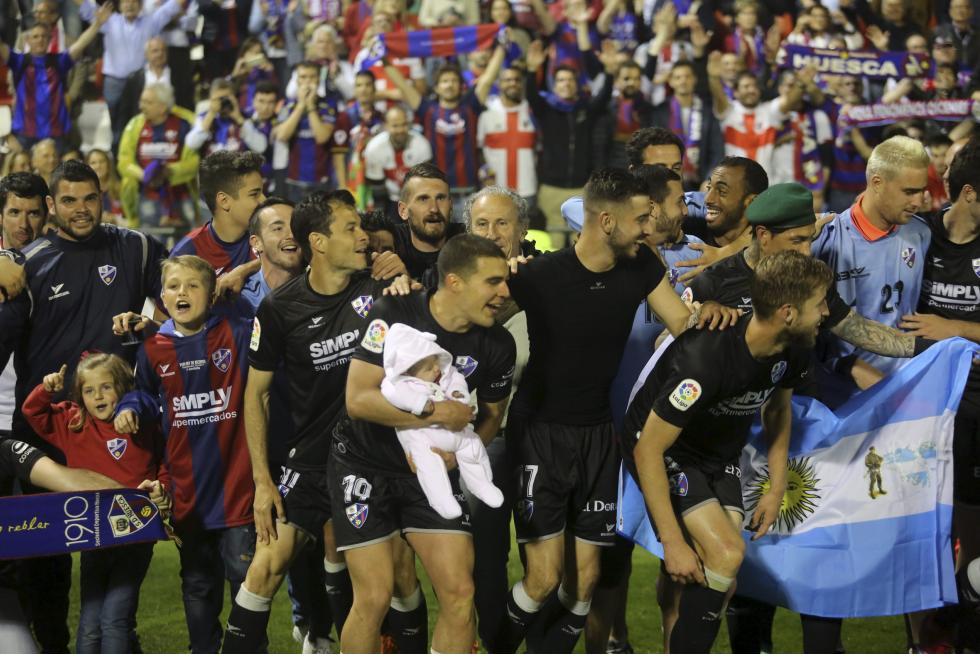 La SD Huesca en Primera: Las mejores fotografías de un partido histórico