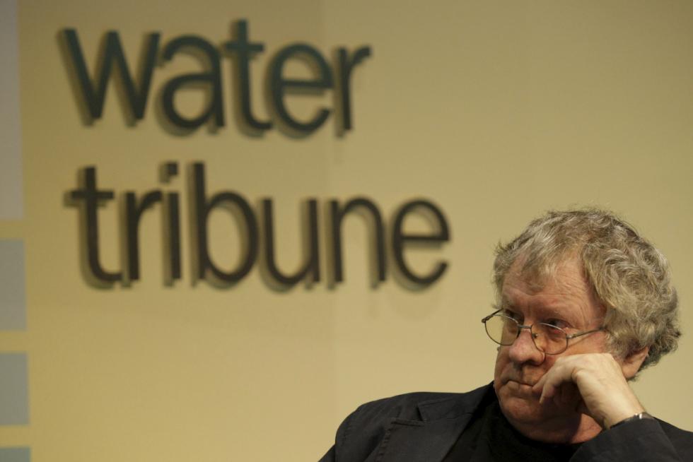El escritor Ian Gibson en la Tribuna del Agua de la Expo