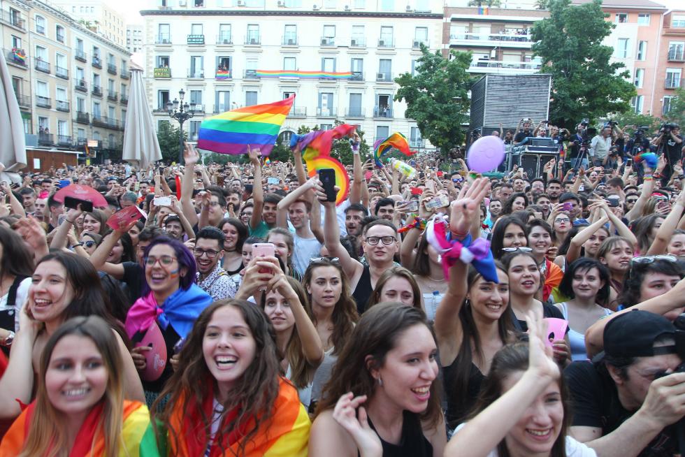 Las calles de Madrid se llenan de colorido en el desfile del Orgullo