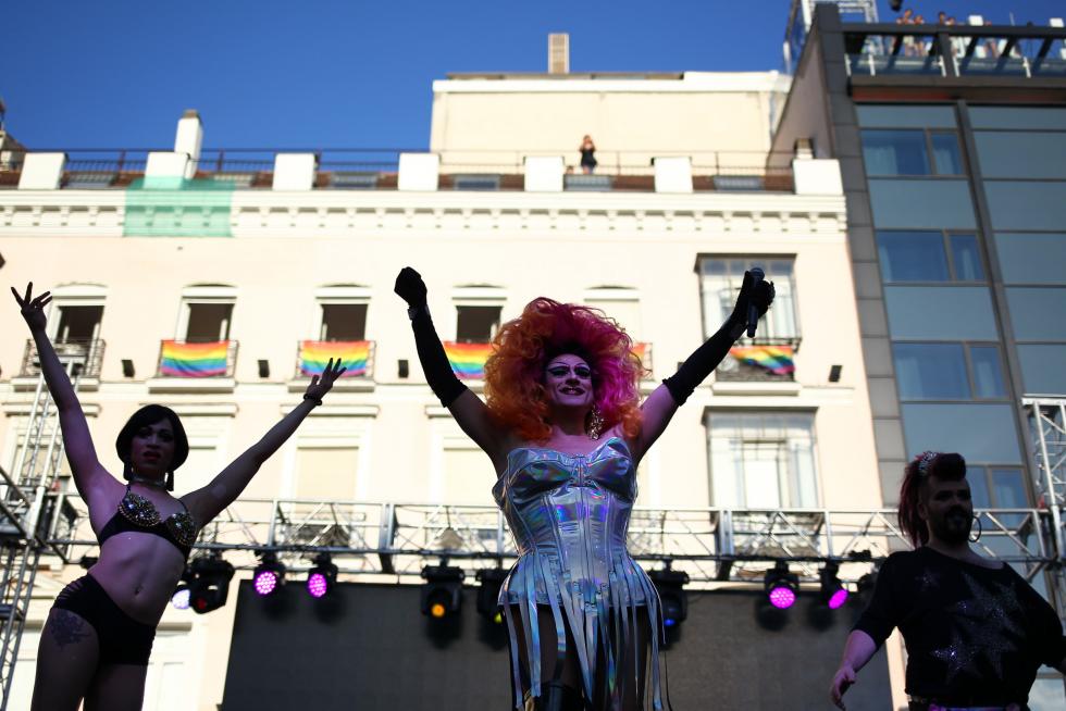 Las calles de Madrid se llenan de colorido en el desfile del Orgullo