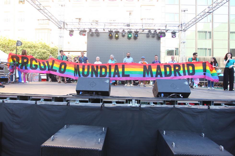 Las calles de Madrid se llenan de colorido en el desfile del Orgullo