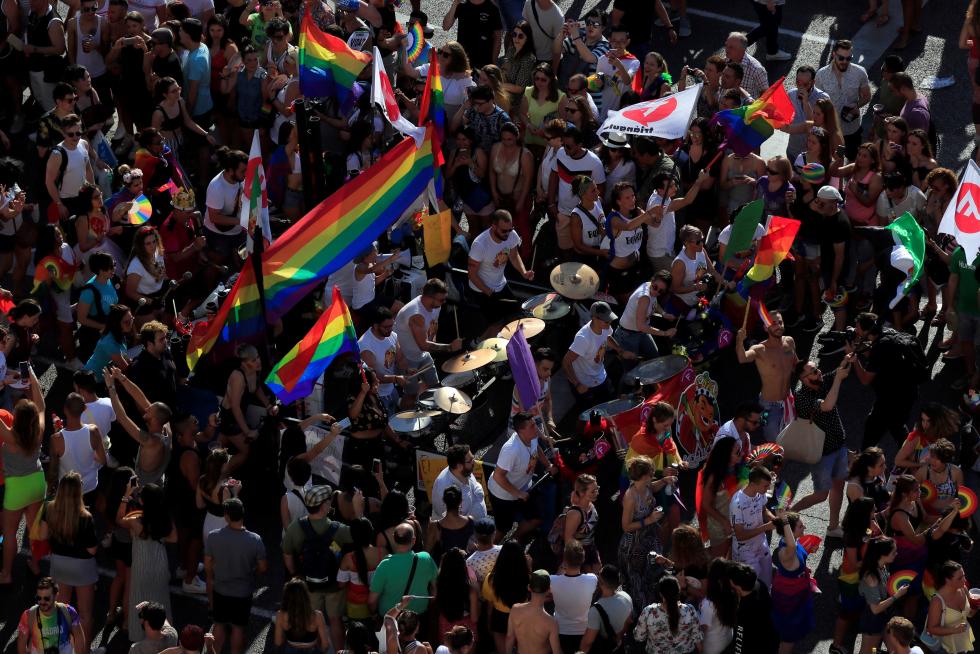 Las calles de Madrid se llenan de colorido en el desfile del Orgullo