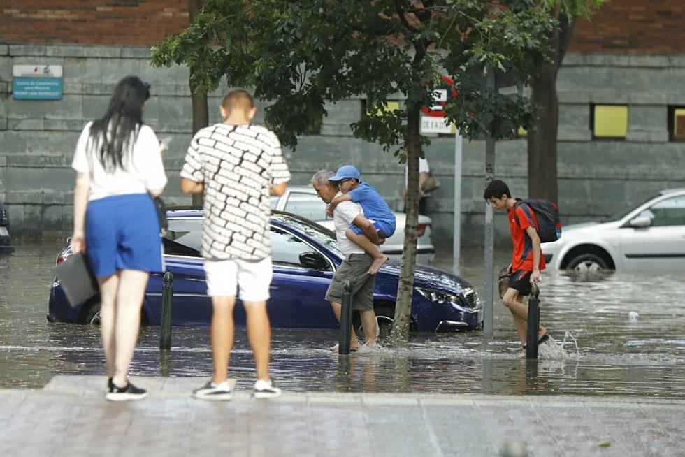 Tormenta de viento y granizo en Zaragoza