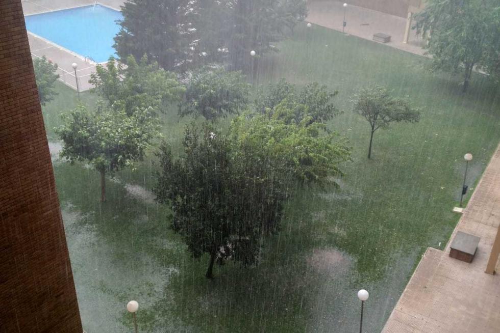 Tormenta atípica en Zaragoza.