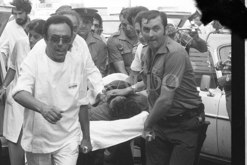 Fotografías tomadas durante el incendio del hotel Corona de Aragón el 12 de julio de 1979 donde murieron 78 personas y 113 resultaron heridas