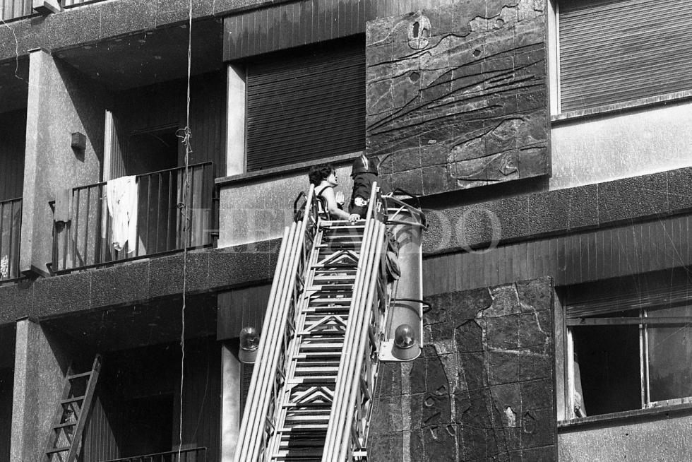 Fotografías tomadas durante el incendio del hotel Corona de Aragón el 12 de julio de 1979 donde murieron 78 personas y 113 resultaron heridas