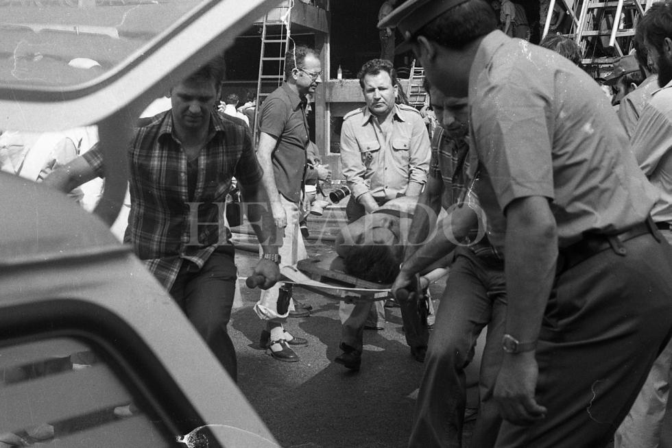 Fotografías tomadas durante el incendio del hotel Corona de Aragón el 12 de julio de 1979 donde murieron 78 personas y 113 resultaron heridas