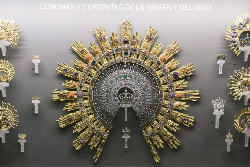 Joyas de la Virgen que se pueden ver en el Museo Pilarista.