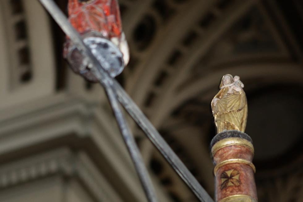 Escultura sobre el facistol del coro del Pilar