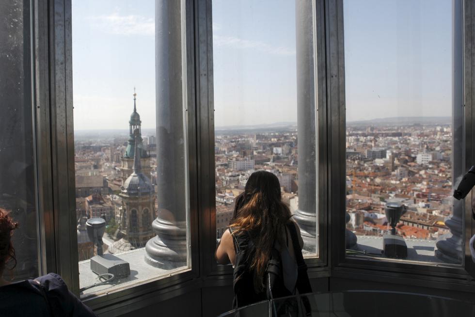 Ascensor de subida a la Torre. En verano se puede subir de lunes a domingo de 10.00 a 14.00 y de 16.00 a 20.00. Cuesta 3 euros por persona. Niños hasta 9 años, gratis