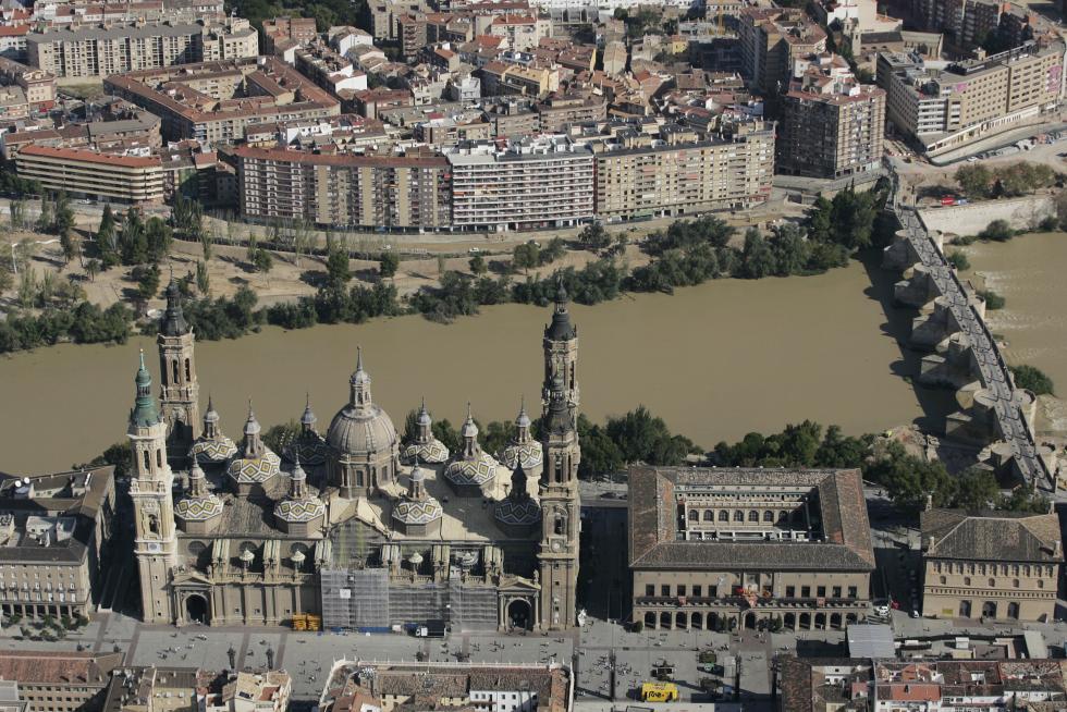 Vista aérea de la basílica del Pilar de Zaragoza