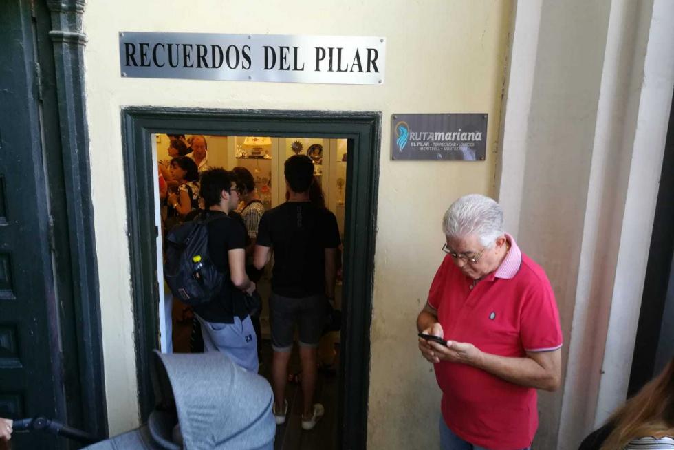 Tienda de recuerdos del Pilar