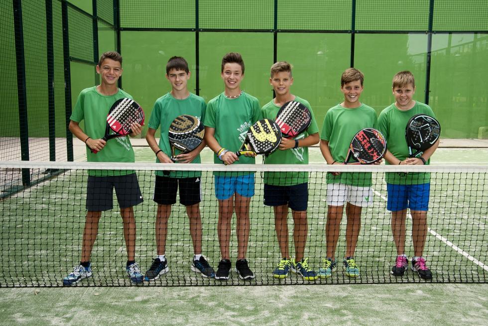 Los niños disfrutan en los diferentes campus deportivos en Helios