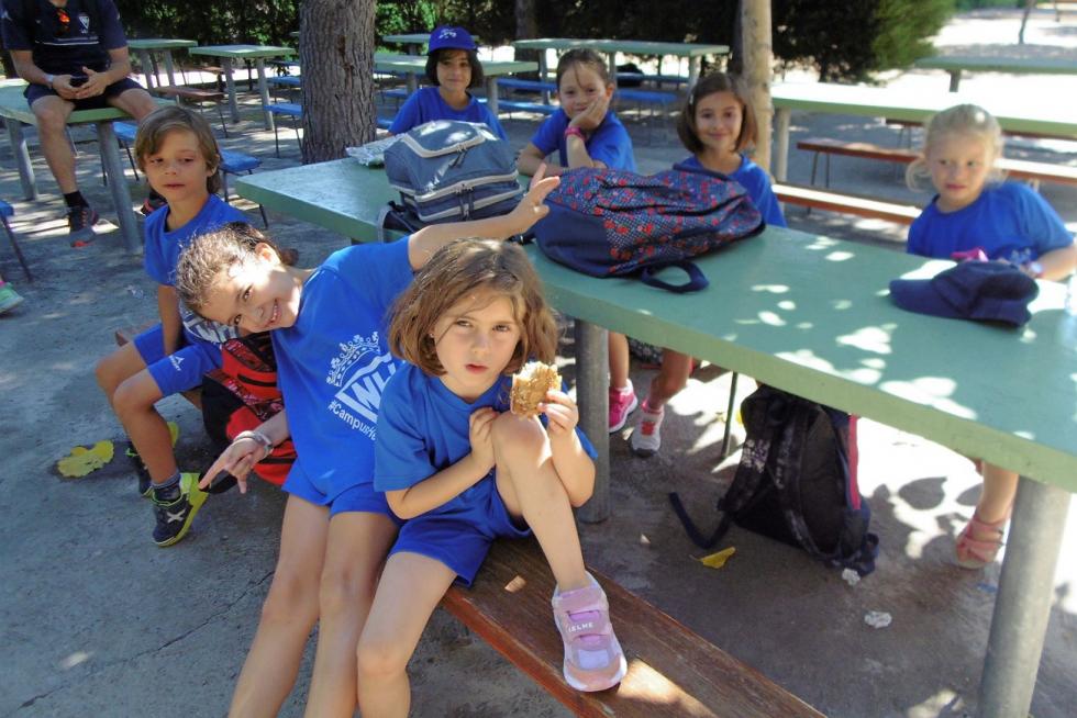 Los niños disfrutan en los diferentes campus deportivos en Helios