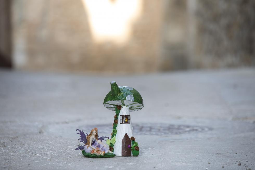 Restos del festival Mercado, Bosque y Fantasía en las calles de Torre de Arcas