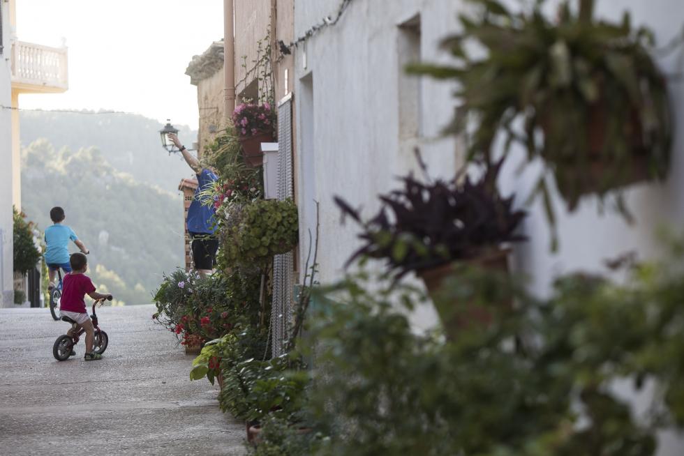 Restos del festival Mercado, Bosque y Fantasía en las calles de Torre de Arcas