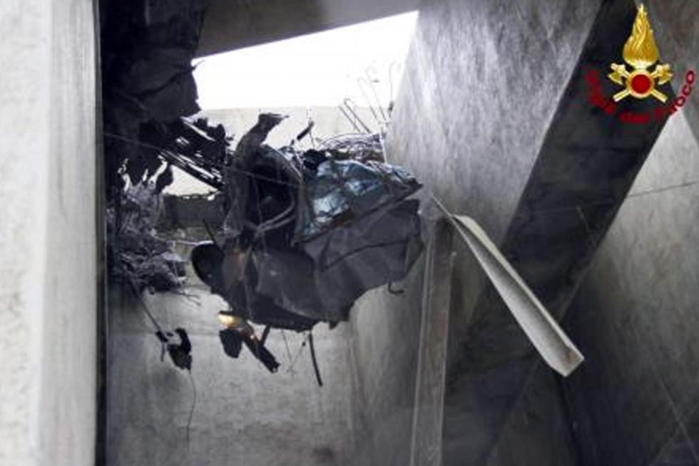 Decenas de muertos al desplomarse un viaducto en Génova