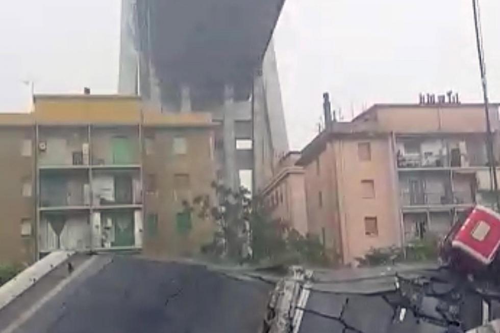 Decenas de muertos al desplomarse un viaducto en Génova
