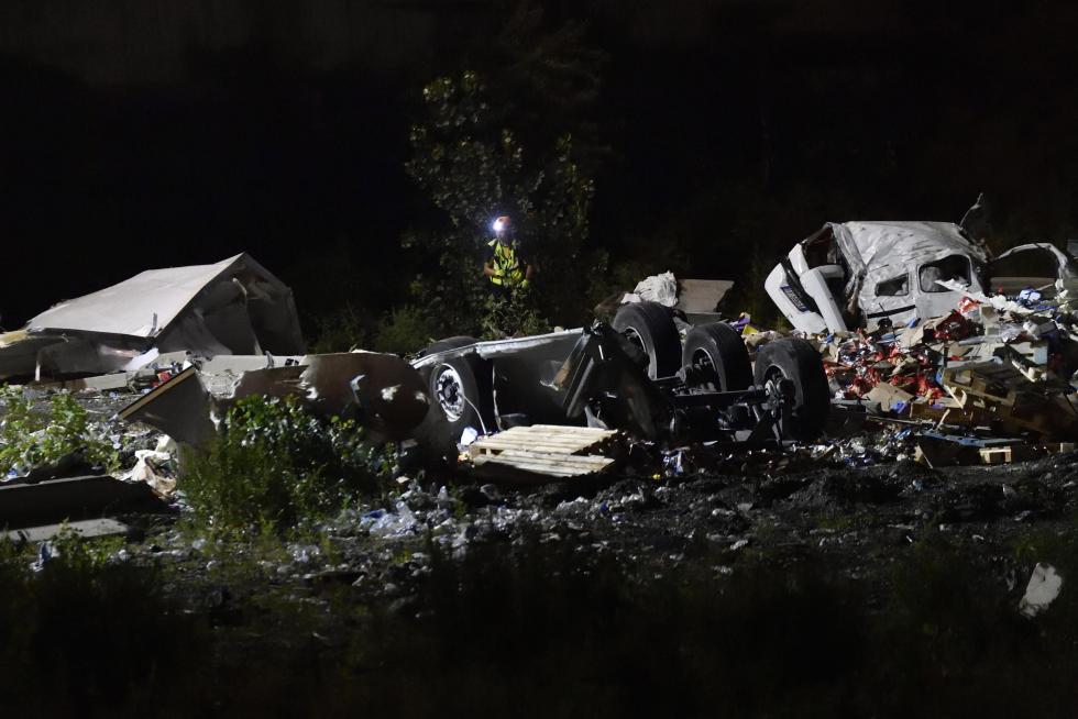 Decenas de muertos al desplomarse un viaducto en Génova
