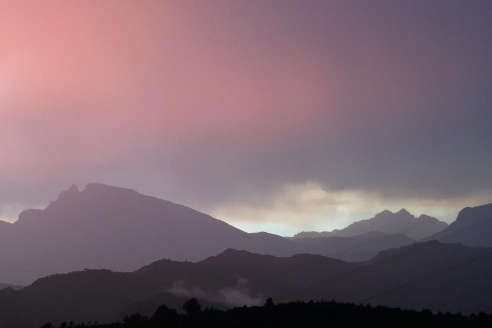 Monte Perdido y Sestrales desde Laspuña
