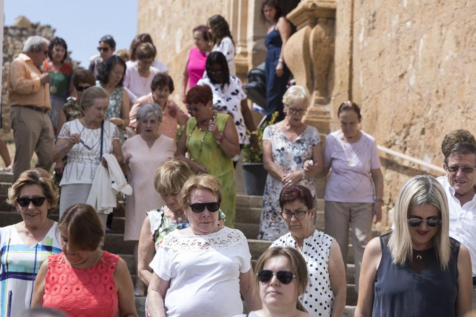 Procesión de San Roque y La Virgen, con el reparto del pan bendito