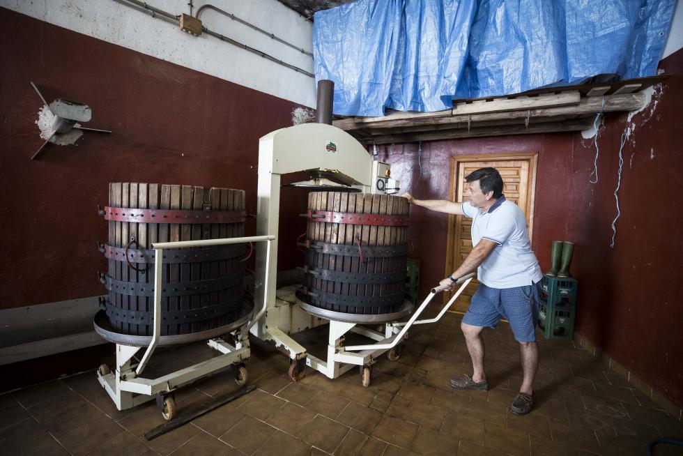 Jesús Simón en las instalaciones de Bodegas Tosos Ecológica
