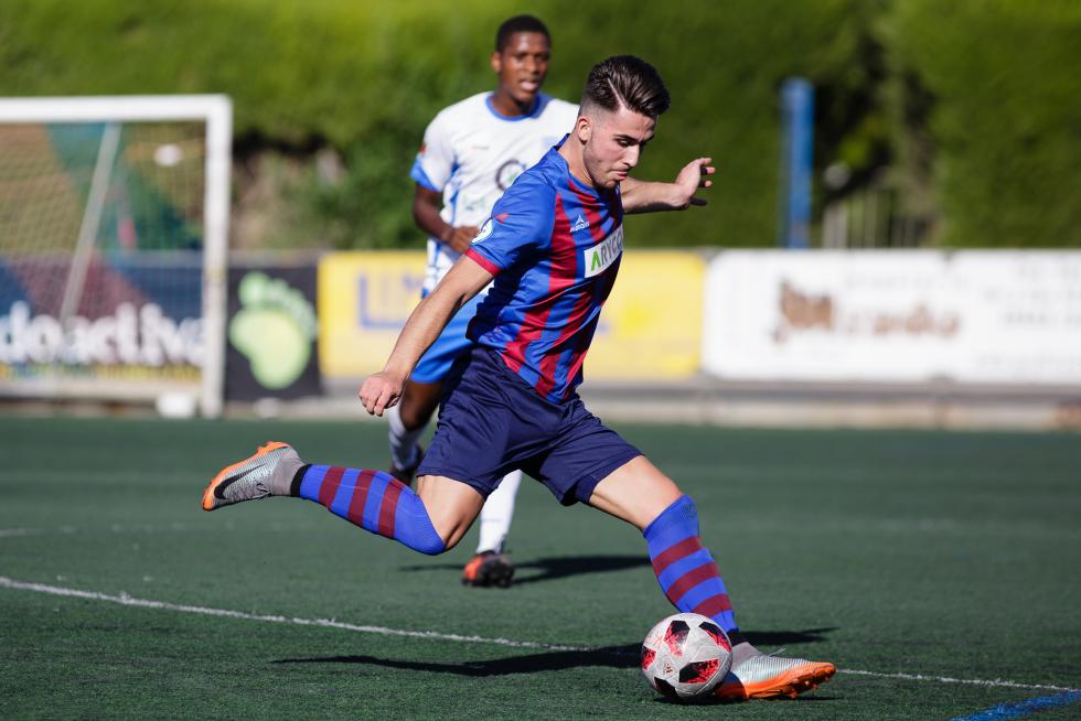 Fotogalería. Fútbol. Tercera División. Villanueva vs. Sariñena.