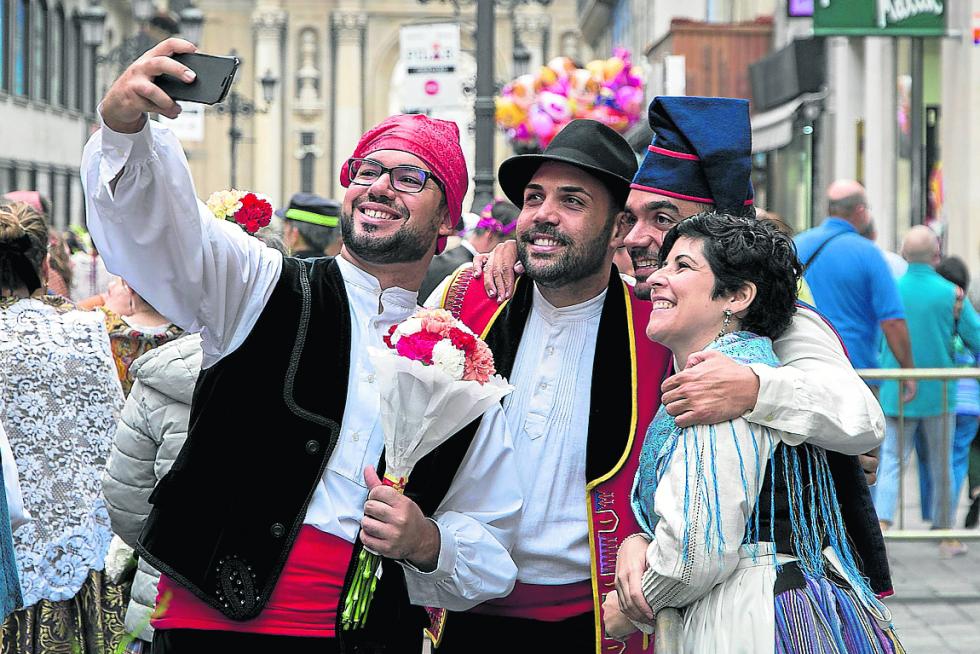 Selfi en la Ofrenda de Flores a la Virgen del Pilar del año pasado en Zaragoza.