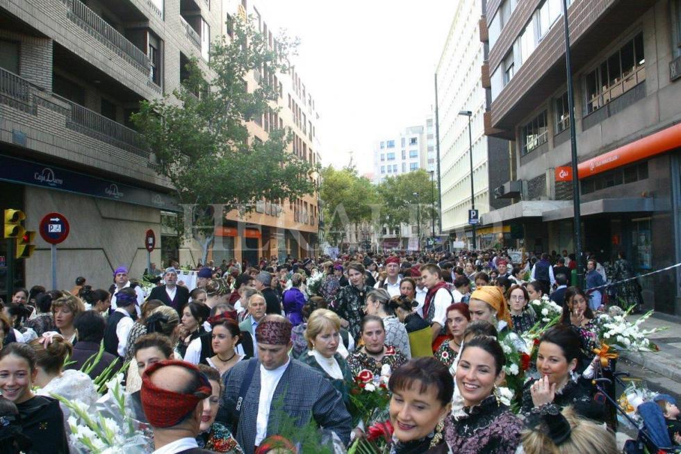Ofrenda a la Virgen del Pilar en 2002