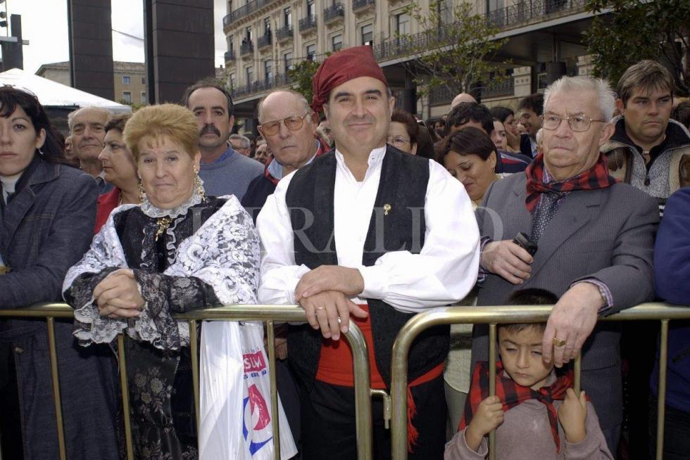 Ofrenda a la Virgen del Pilar en 2002