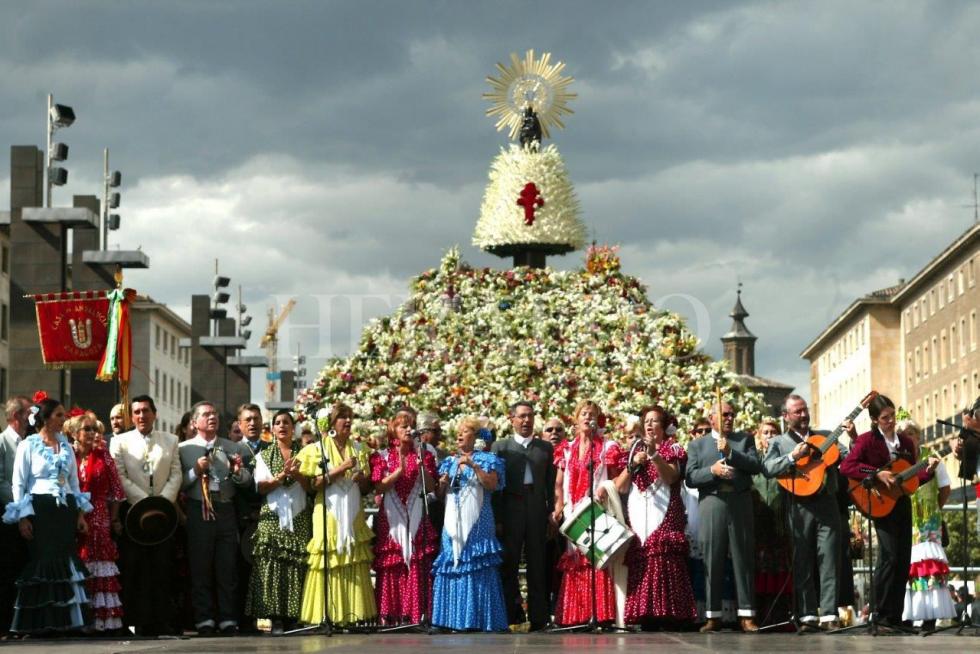 Ofrenda a la Virgen del Pilar de 2004
