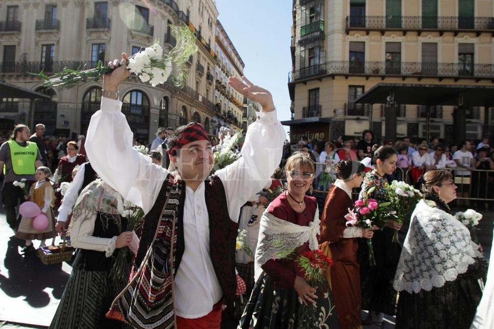 Ofrenda a la Virgen del Pilar de 2009