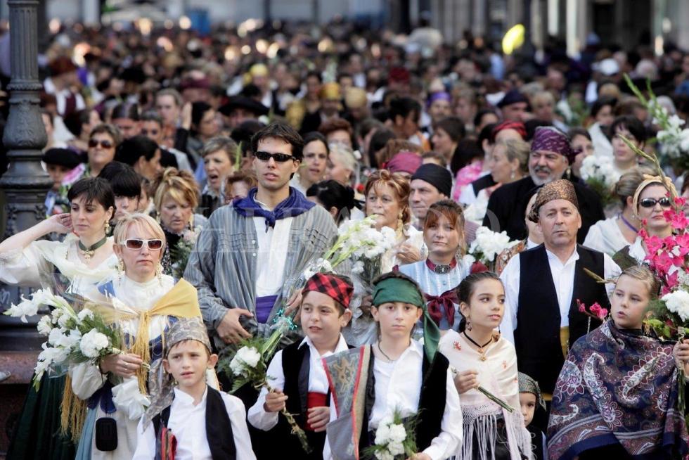 Ofrenda a la Virgen del Pilar de 2009